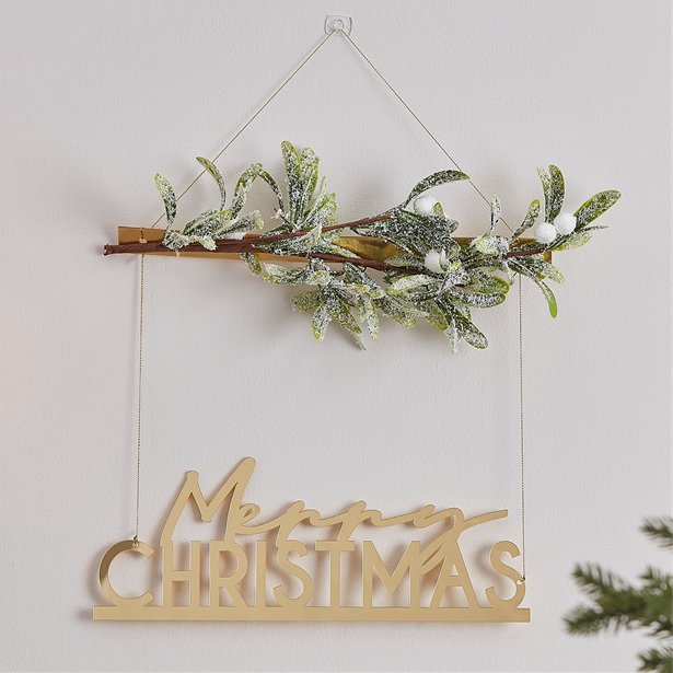 Gold Acrylic Merry Christmas Wreath with Mistletoe – Party Delights ...