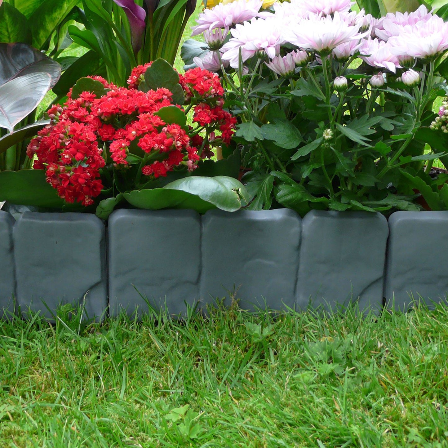 Stone Effect Lawn Edging Grey 5M - Pack of 20 | Pukkr	