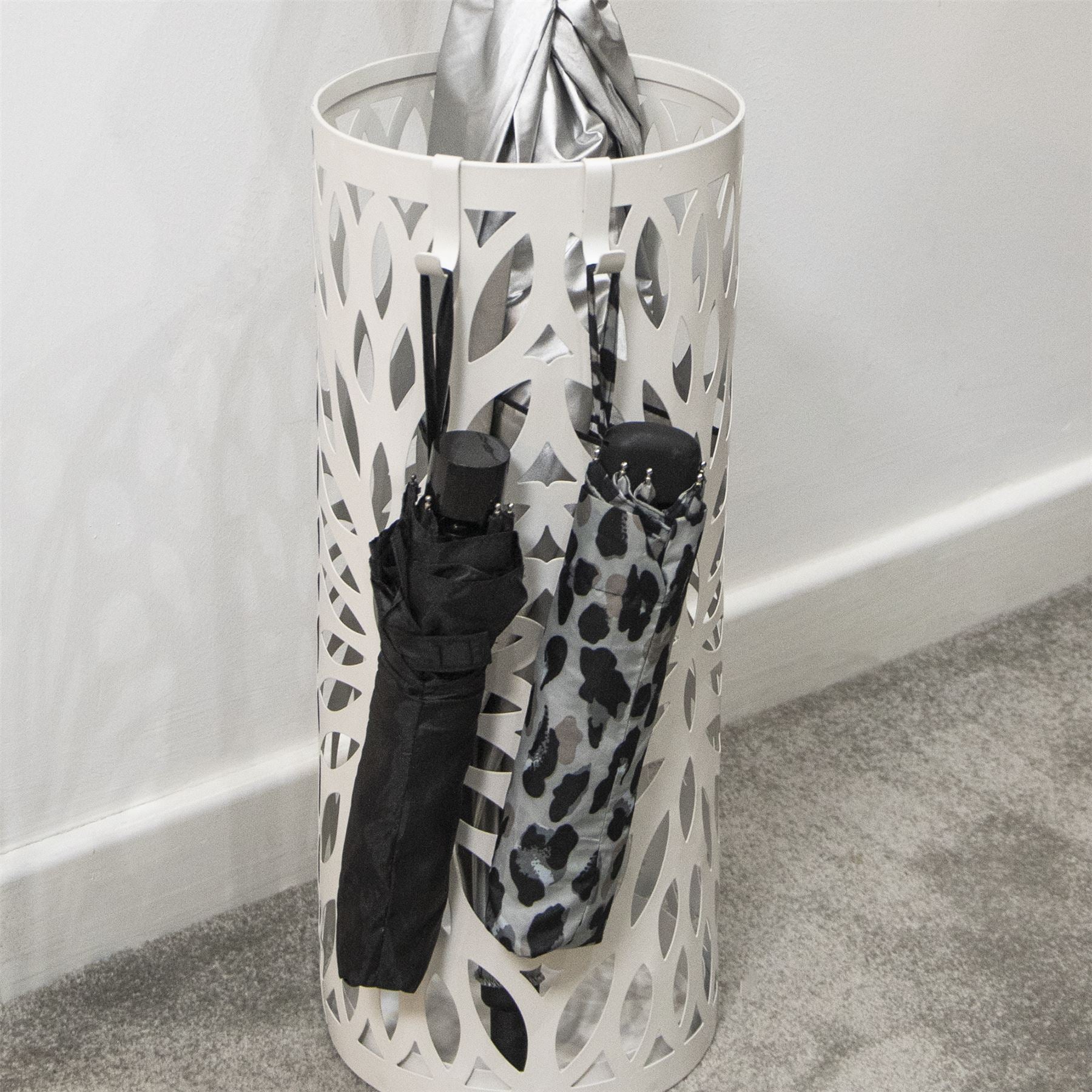 Round Metal Umbrella Stand in White | M&W	