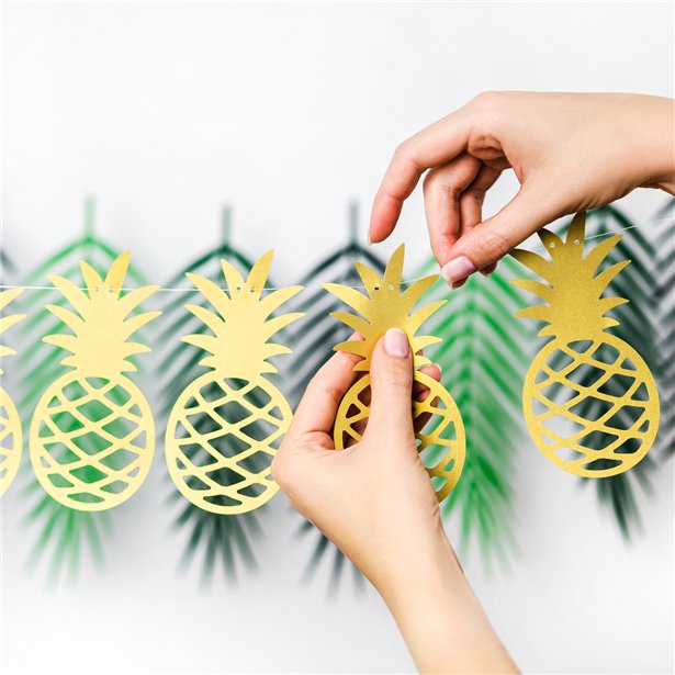 Gold Pineapple Garland - 1.5m – product image 2