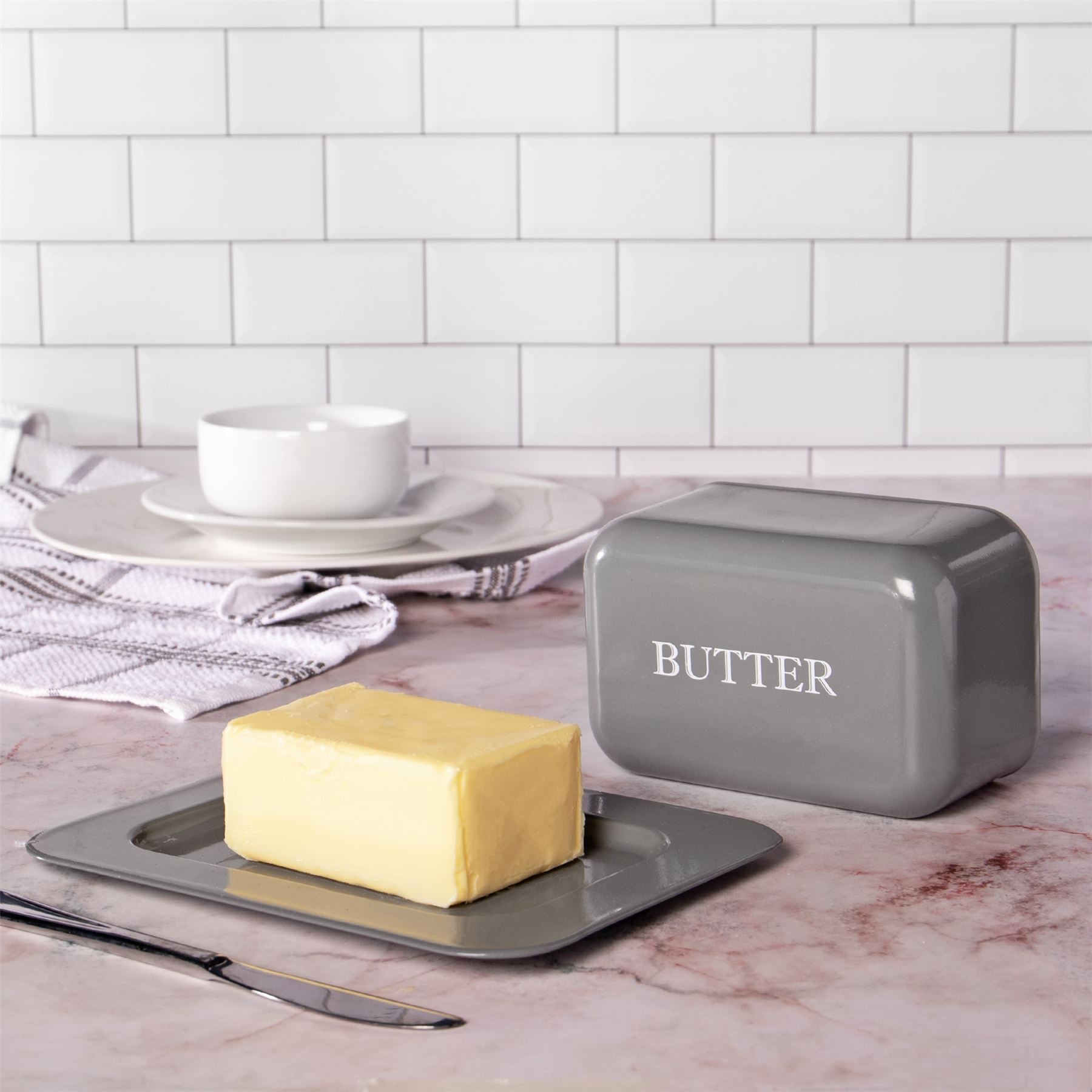 Butter Dish with Lid in Grey | M&W	