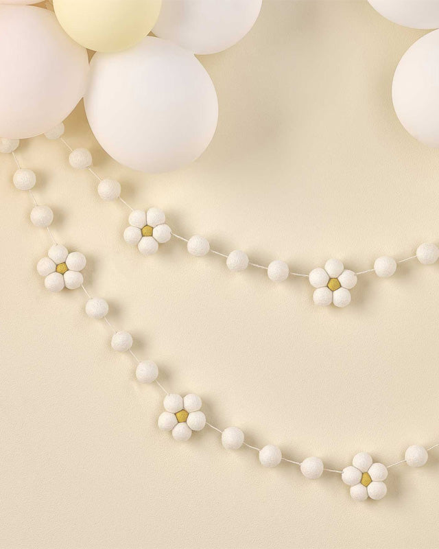 Ditsy Daisy Felt Garland - 1.5m – product image 1