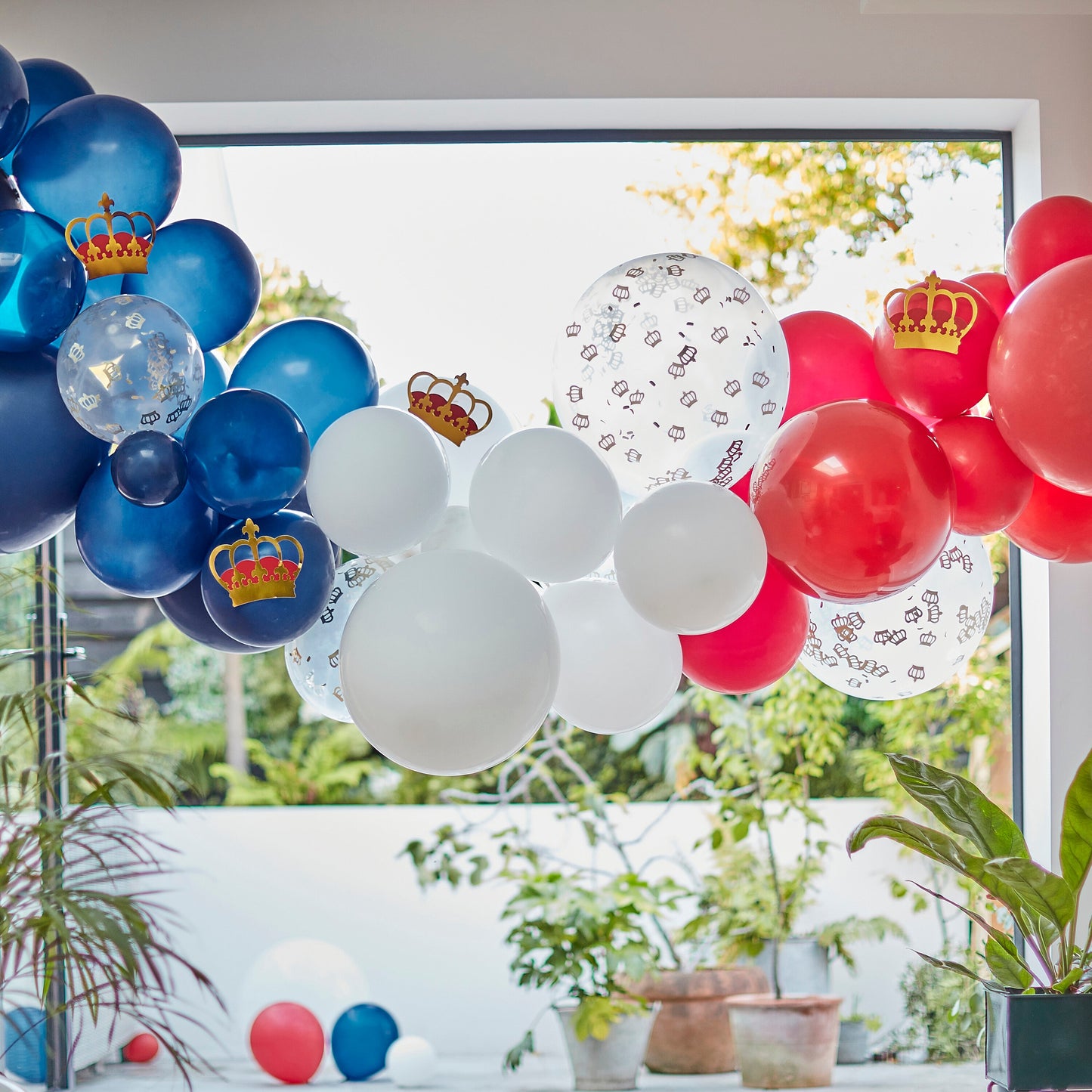 Red, White & Blue Balloon Arch With Crowns