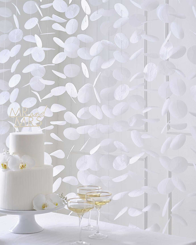 White Paper Circles Wedding Backdrop - 2m (16pk)