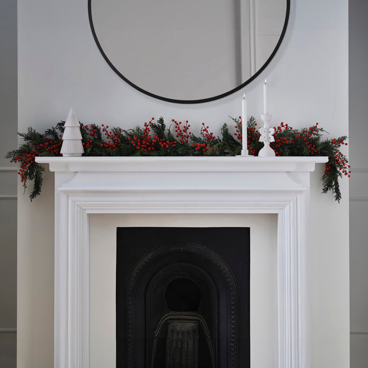 Red Berry Foliage Garland – product image 1