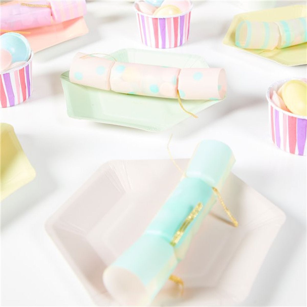 Iridescent Confetti Crackers - 17cm (6pk)
