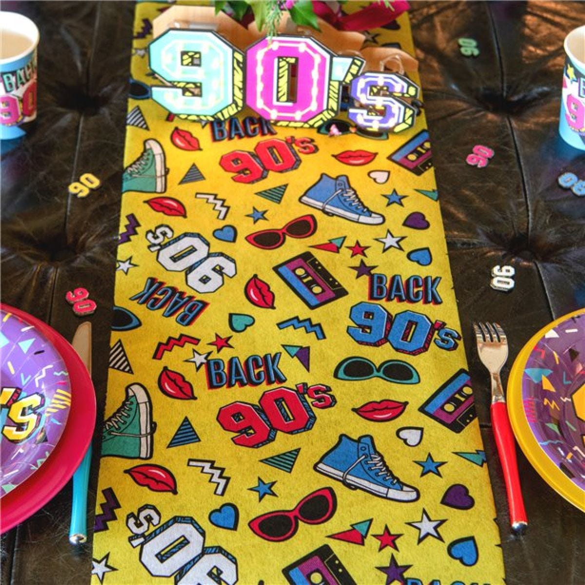 90&apos;s Table Runner - 5m