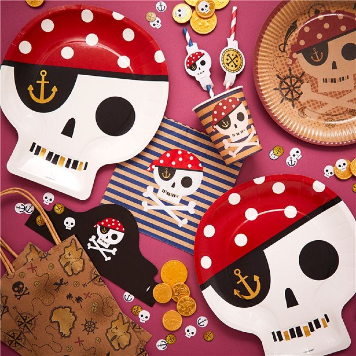 Treasure Island Pirate Skull shaped Plates - 26cm (8pk)
