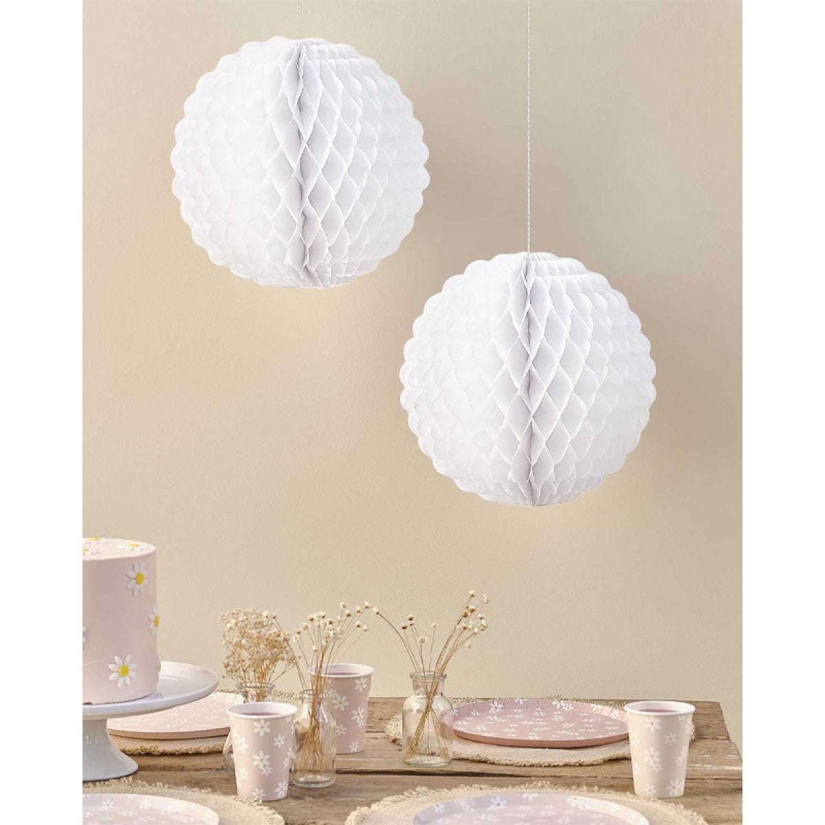 Ditsy Daisy Scalloped Honeycomb Balls - 25cm (2pk)