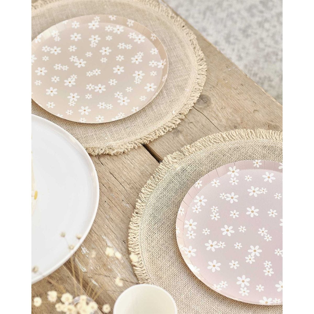 Ditsy Daisy Paper Plates - 22cm (8pk)